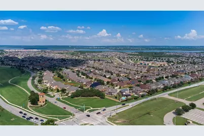 3155 Serpis, Grand Prairie, TX 75054 - Photo 4