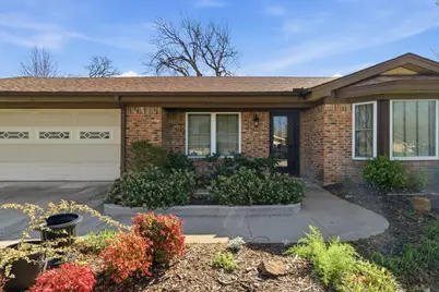 1760 Acorn Lane, Hurst, TX 76054 - Photo 4