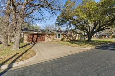 1760 Acorn Lane, Hurst, TX 76054 - Photo 2