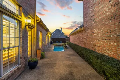 8625 Old Oak Drive, Irving, TX 75063 - Photo 30