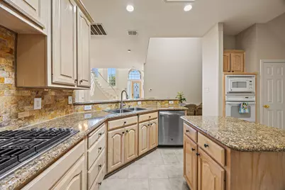 8625 Old Oak Drive, Irving, TX 75063 - Photo 14