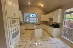 119 St James Rd, Irving, TX 75063 - Photo 6