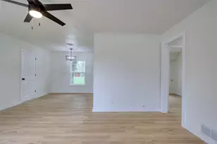 933 Treasure Rd, Garland, TX 75041 - Photo 2