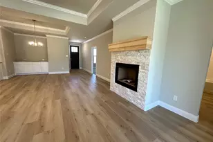 2005 Belle Lagos Ln, Cleburne, TX 76033 - Photo 8
