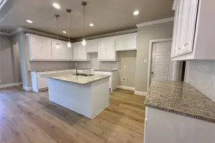 2005 Belle Lagos Ln, Cleburne, TX 76033 - Photo 6