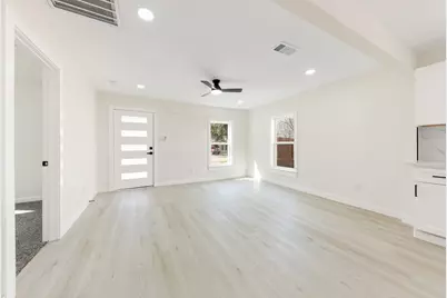 534 NE 23rd Street, Grand Prairie, TX 75050 - Photo 8