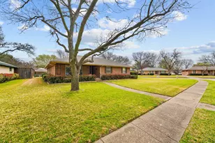 2102 Lansdowne Dr, Garland, TX 75040 - Photo 2
