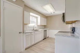 1812 Briar Run, Benbrook, TX 76126 - Photo 12