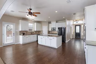 4802 Snowdrop Dr, Garland, TX 75043 - Photo 10