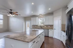 4802 Snowdrop Dr, Garland, TX 75043 - Photo 6