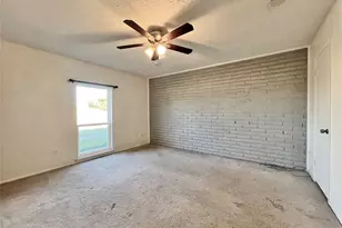 19 W Mountain Creek Dr, Grand Prairie, TX 75052 - Photo 6