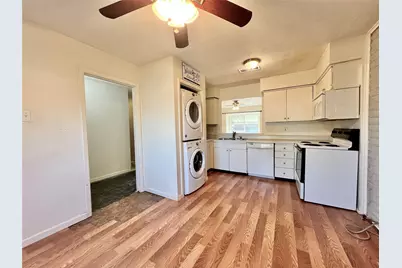 19 W Mountain Creek Drive, Grand Prairie, TX 75052 - Photo 4