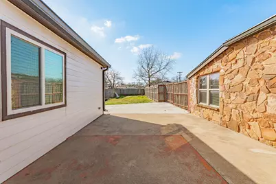 405 S Hannaford Street, Granbury, TX 76048 - Photo 26