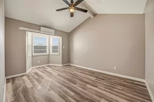 405 S Hannaford St, Granbury, TX 76048 - Photo 24