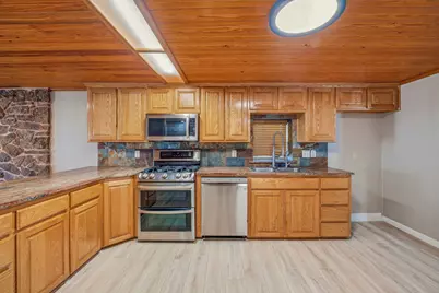 405 S Hannaford Street, Granbury, TX 76048 - Photo 12