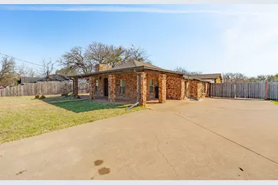 405 S Hannaford Street, Granbury, TX 76048 - Photo 4