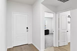 1012 Grand Vw Dr, Ennis, TX 75119 - Photo 2