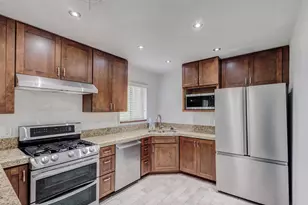 8730 Gladwood Ln, Dallas, TX 75243 - Photo 4