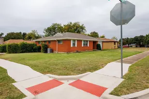 8730 Gladwood Ln, Dallas, TX 75243 - Photo 16