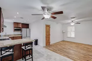 8730 Gladwood Ln, Dallas, TX 75243 - Photo 6