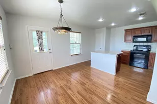 8016 Meadow View Tr, Fort Worth, TX 76120 - Photo 8