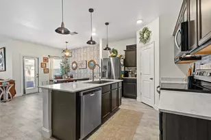 11321 Pecan Crk Dr, Providence Village, TX 76227 - Photo 6