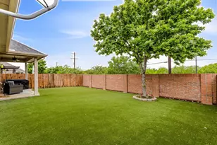 612 Sundrop Dr, Little Elm, TX 75068 - Photo 4