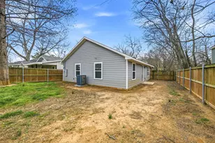 929 W Collins St, Denison, TX 75020 - Photo 30