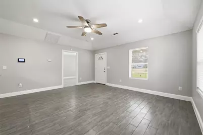 929 W Collins Street, Denison, TX 75020 - Photo 10