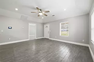 929 W Collins St, Denison, TX 75020 - Photo 10