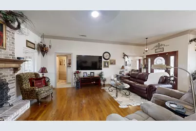 3121 Cliffview Court, Granbury, TX 76048 - Photo 4