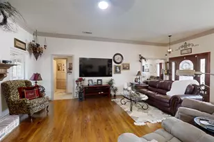 3121 Cliffview Ct, Granbury, TX 76048 - Photo 4