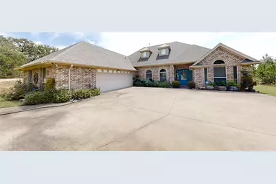 3121 Cliffview Court, Granbury, TX 76048 - Photo 2