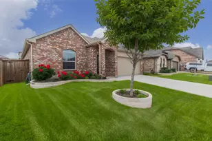 3741 Maroon Creek Rd, Aubrey, TX 76227 - Photo 4