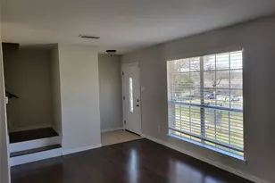 35 E Mountain Ln, Grand Prairie, TX 75052 - Photo 4