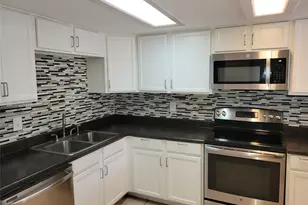 35 E Mountain Ln, Grand Prairie, TX 75052 - Photo 2