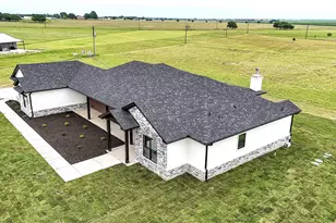 611 Willow Moon Ranch Rd, Crawford, TX 76638 - Photo 4