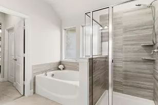 12788 Mercer Pkwy, Farmers Branch, TX 75234 - Photo 20