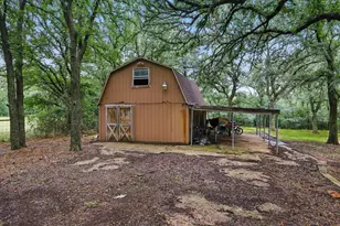 127 Pleasant Valley Ln, Weatherford, TX 76087 - Photo 30