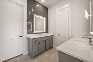 449 Jones St, Grapevine, TX 76051 - Photo 12