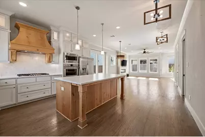 449 Jones Street, Grapevine, TX 76051 - Photo 2