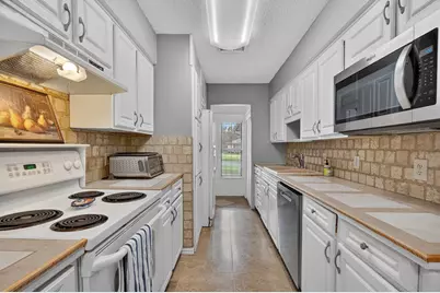 1807 Westcrest Drive, Arlington, TX 76013 - Photo 6