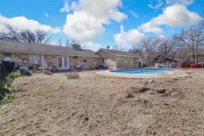 112 Robin Drive, Burleson, TX 76028 - Photo 22