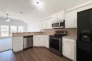 1608 Wickham Dr, Burleson, TX 76028 - Photo 2