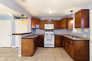 1809 Maple St, Grand Prairie, TX 75050 - Photo 10