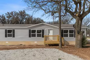 107 Valley St, Bridgeport, TX 76426 - Photo 1