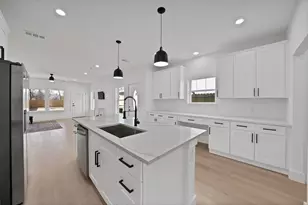 1405 Barry Ave, Dallas, TX 75223 - Photo 12