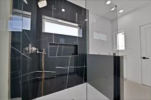 1405 Barry Ave, Dallas, TX 75223 - Photo 26