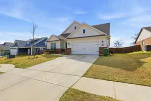 801 Taliaferro Trl, Springtown, TX 76082 - Photo 6