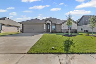 620 Jameson St, Springtown, TX 76082 - Photo 4